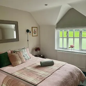  Bed & Breakfast Nr Cheltenham On Cotswold Edge
