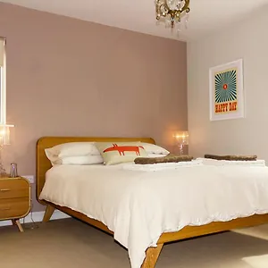  Bed & Breakfast Walton Crescent